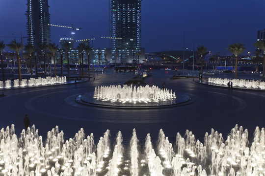      / Burj Khalifa garden